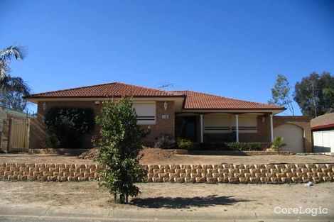 18 Menzies Cct, St Clair, NSW 2759