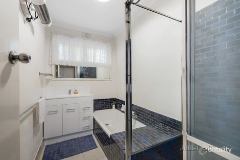 Property photo of 16 Avandina Crescent Greensborough VIC 3088