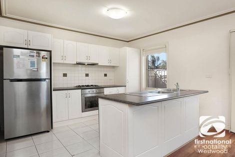 Property photo of 1/16 Parkside Walk Hoppers Crossing VIC 3029