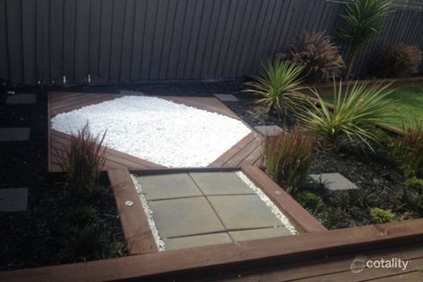 Property photo of 2 Freeman Place Langwarrin VIC 3910