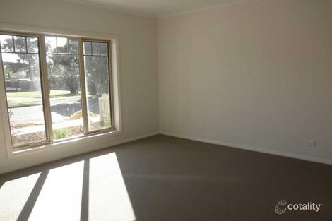 Property photo of 8 Maddison Circuit Darley VIC 3340