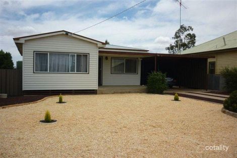 56 Molyneaux St, Warracknabeal, VIC 3393