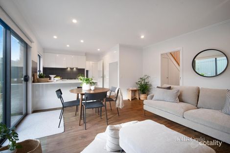 Property photo of 2/14 Brooksbank Court Black Hill VIC 3350