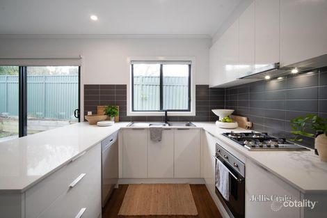 Property photo of 2/14 Brooksbank Court Black Hill VIC 3350