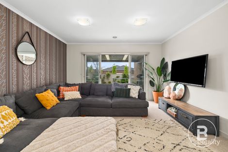 Property photo of 8 Echo Place Alfredton VIC 3350