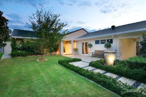 16 Matthew Flinders Dr, Hollywell, QLD 4216