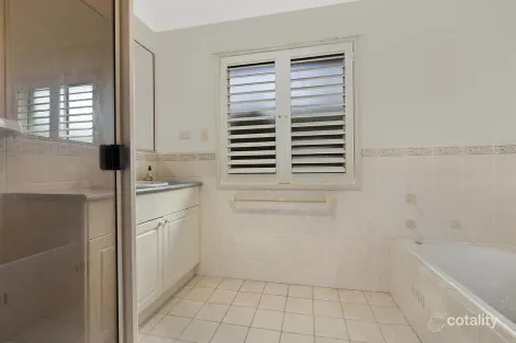 Property photo of 5 Renee Close Lake Haven NSW 2263