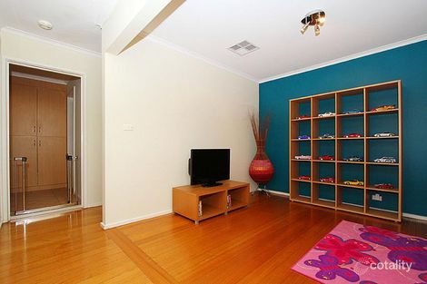 Property photo of 39 Lockton Avenue Reservoir VIC 3073