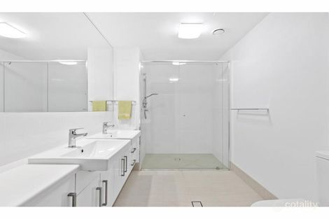 Property photo of 405/2 Victoria Parade Rockhampton City QLD 4700