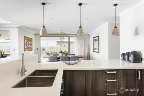 Property photo of 17 Canopy Circuit Forrestfield WA 6058