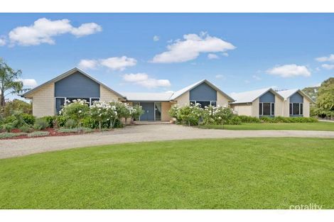 32 Hensley Park Rd, Hamilton, VIC 3300