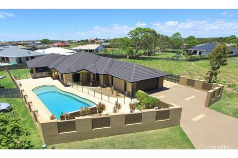 5 Betty Cl, Coral Cove, QLD 4670