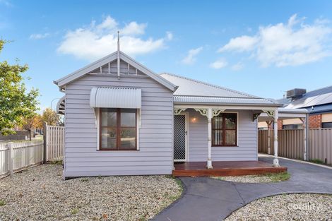 Property photo of 32 Braeside Walk Caroline Springs VIC 3023