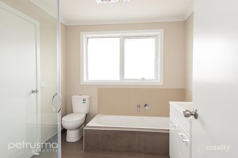 Property photo of 2/3 Loch Way Oakdowns TAS 7019