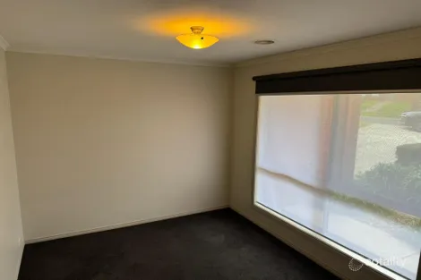 Property photo of 16 Hakea Court Dennington VIC 3280