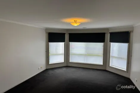 Property photo of 16 Hakea Court Dennington VIC 3280