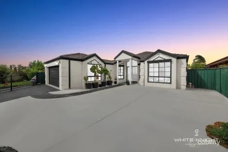 11 Flemming Ave, Burnside, VIC 3023