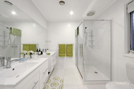 Property photo of 1 Santed Court Rowville VIC 3178