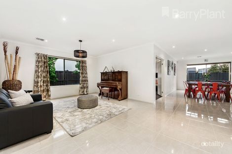 Property photo of 9 Fairways Boulevard Deer Park VIC 3023
