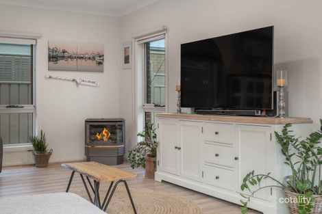 Property photo of 53 Reid Parade Hastings VIC 3915