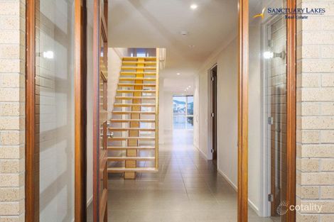 Property photo of 6 Watersedge Cove Point Cook VIC 3030