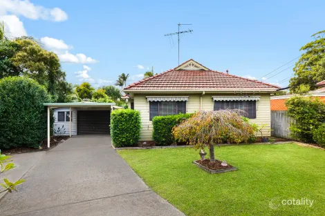 Property photo of 4 Edna Place Dee Why NSW 2099