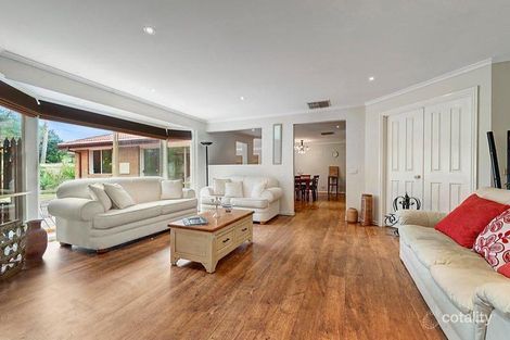 Property photo of 4 Avonhurst Drive Glen Waverley VIC 3150