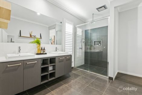 Property photo of 24 Hill Farm Drive Clyde VIC 3978