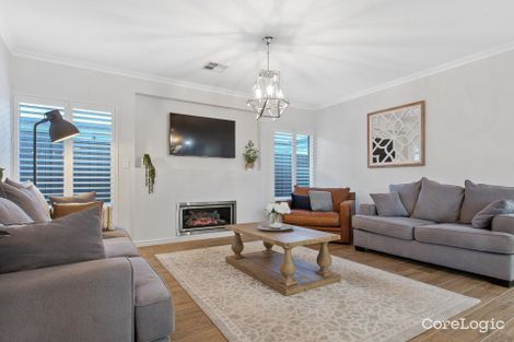 Property photo of 11 Frangipani Road Treeby WA 6164