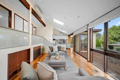 Property photo of 8 Camellia Place Crestwood NSW 2620