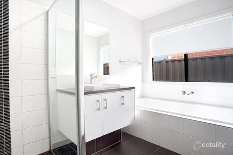 Property photo of 32 Mirima Street Tarneit VIC 3029