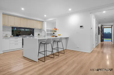 Property photo of 28 Ringarooma Drive Truganina VIC 3029