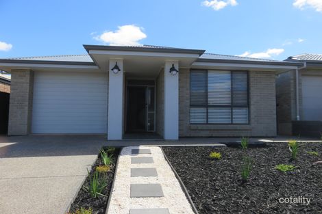 5 Charleston Cres, Blakeview, SA 5114