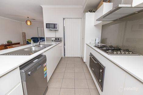 Property photo of 2/30 Albemarle Way High Wycombe WA 6057
