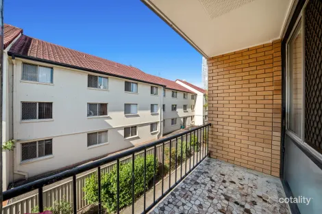 Property photo of 18/47 Peninsular Drive Surfers Paradise QLD 4217