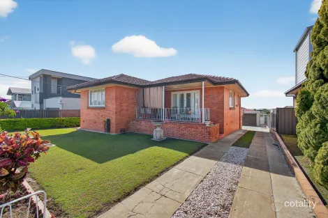 Property photo of 77 Bilsen Road Wavell Heights QLD 4012