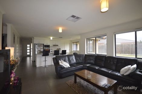 Property photo of 2/32 Duxbury Drive Traralgon VIC 3844