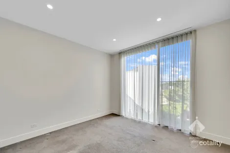 Property photo of 30 Cypress Way Kew VIC 3101