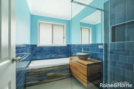 Property photo of 66 Challoner Rise Renwick NSW 2575