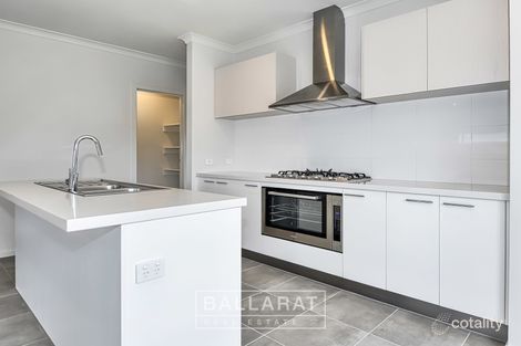 Property photo of 19 Brind Way Lucas VIC 3350