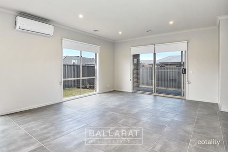 Property photo of 19 Brind Way Lucas VIC 3350