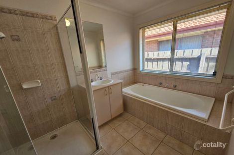 Property photo of 30 Federation Walk Hughesdale VIC 3166