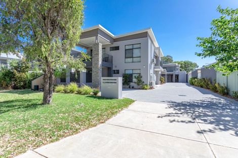 2/381 Daly St, Cloverdale, WA 6105