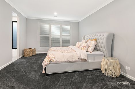 Property photo of 29 Bazadaise Drive Clyde North VIC 3978