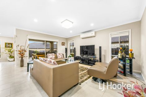 Property photo of 3 Chandra Close Pakenham VIC 3810