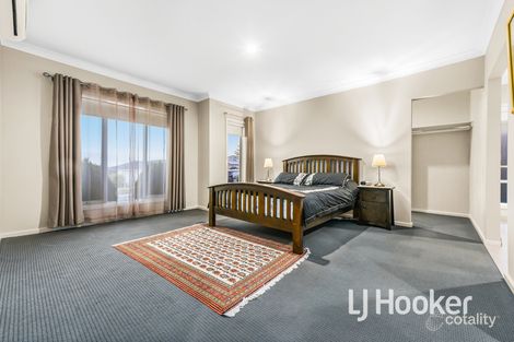 Property photo of 3 Chandra Close Pakenham VIC 3810