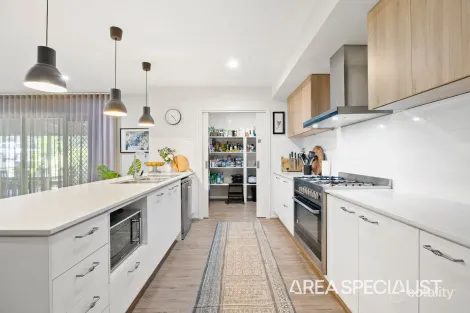 Property photo of 12 Settlers Rise Drouin VIC 3818