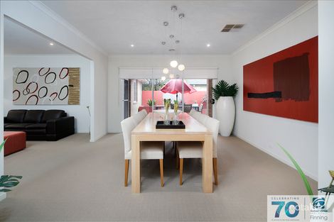 Property photo of 6 Harpenden Terrace Cranbourne VIC 3977