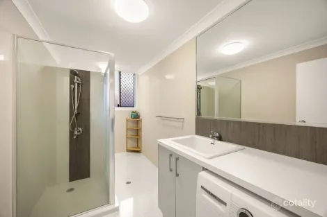 Property photo of 2/257 Hawken Drive St Lucia QLD 4067
