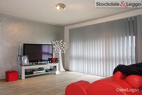 Property photo of 34 Dinwoodie Drive Newborough VIC 3825